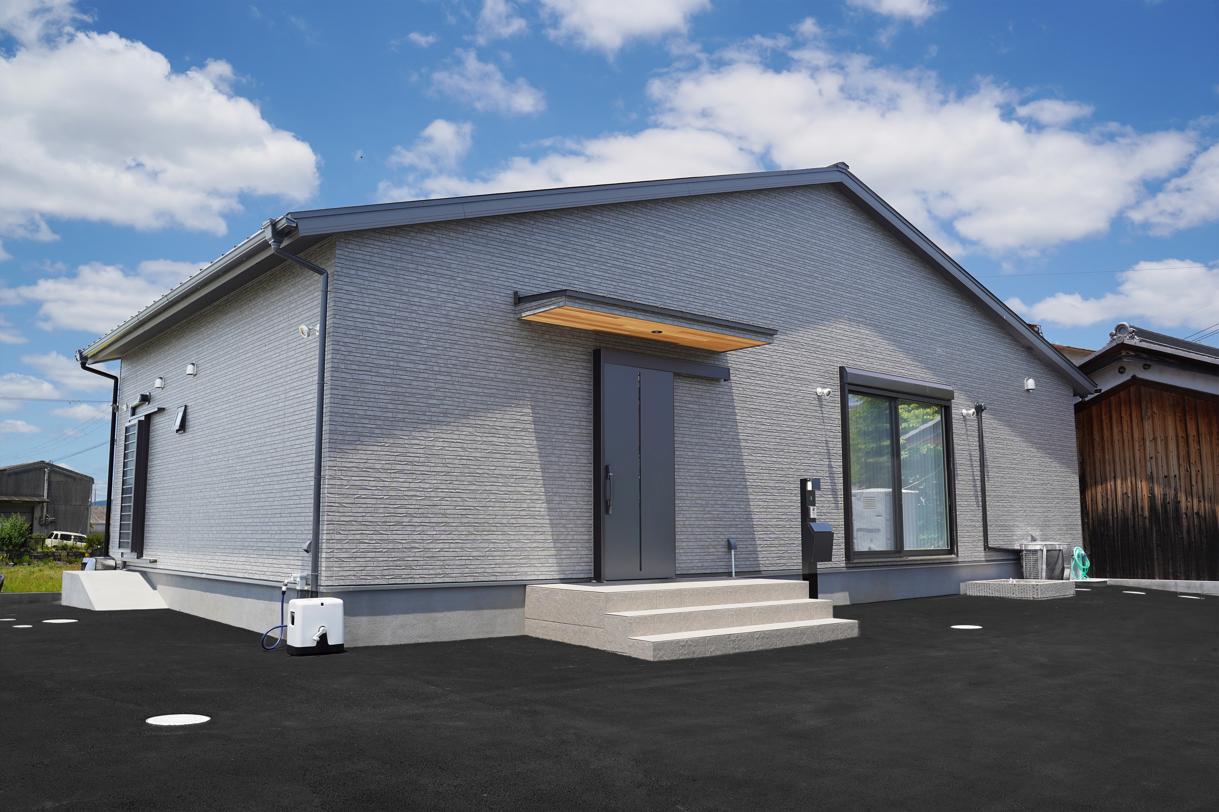 ワンフロアでペットと快適に暮らせる大きな平屋